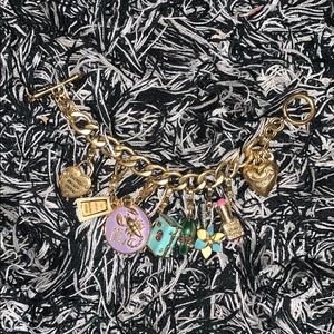 JUICY COUTURE CHARM BRACELET W/ CHARMS